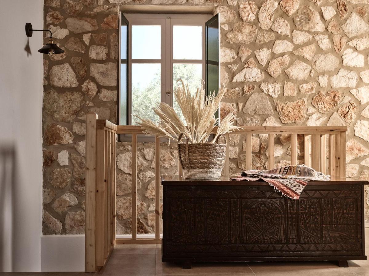 Dounias Village - Traditional Architecture & Modern Luxury Semesterbostad *