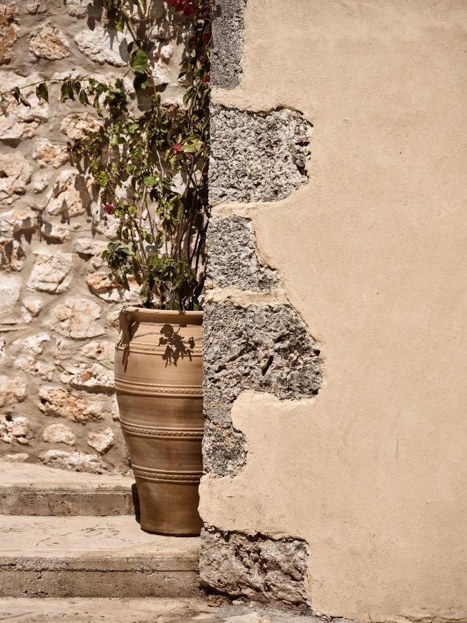 Dounias Village - Traditional Architecture & Modern Luxury Koríthion