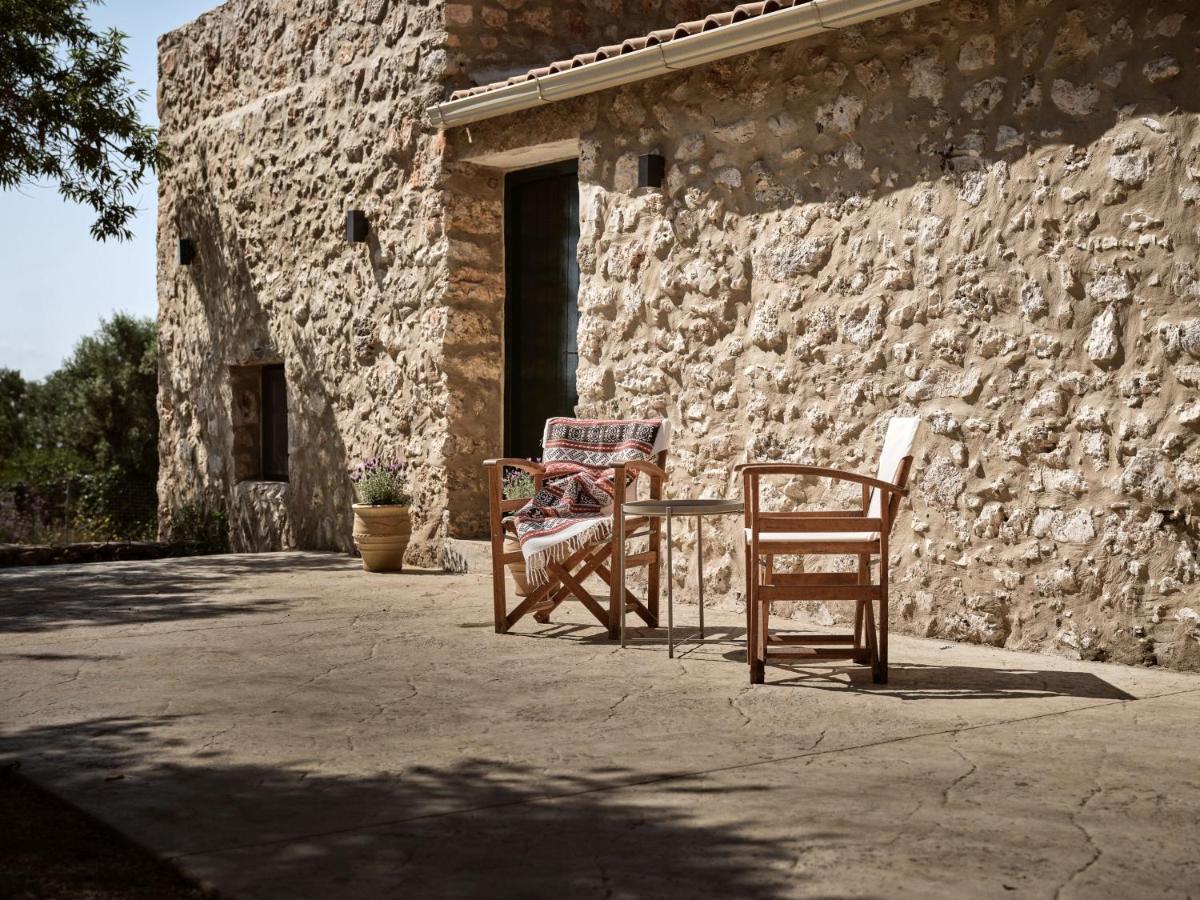 Dounias Village - Traditional Architecture & Modern Luxury * Koríthion