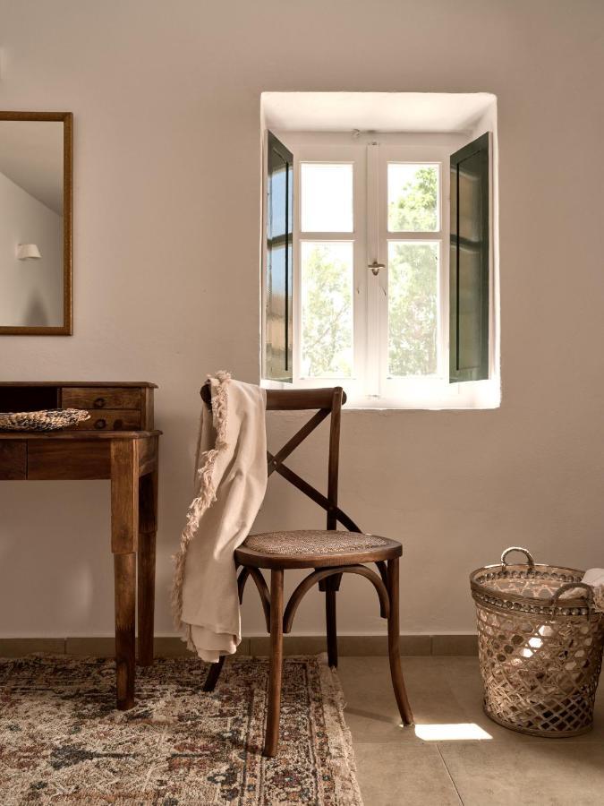 Semesterbostad Dounias Village - Traditional Architecture & Modern Luxury Koríthion
